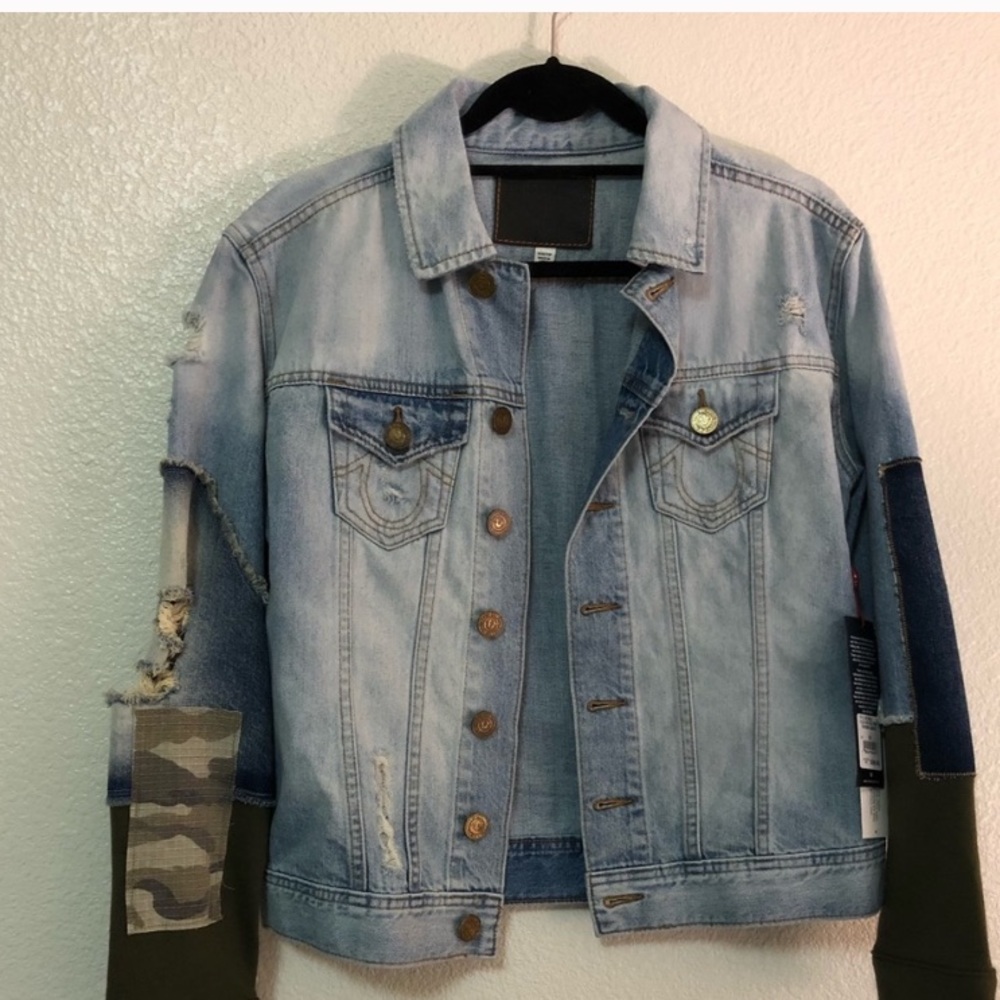 Host Pick🎉NWT True religion jean jacket